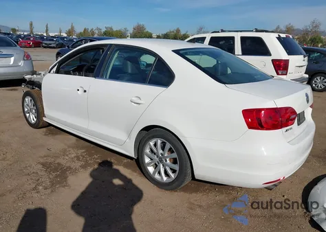 2014 Volkswagen Jetta 1.8T Se z USA, uszkodzony, nr VIN 3VWD17AJ5EM223778